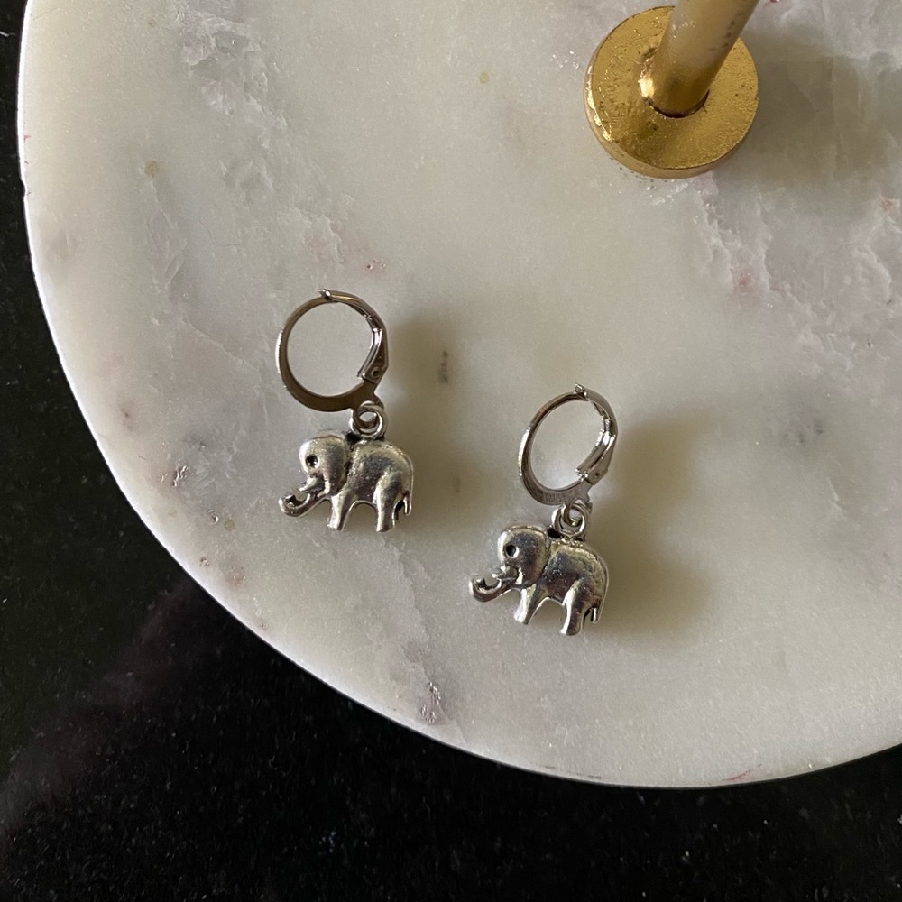 MAKE ME AND OFFER  NWT Silver Metal Elephant Huggie Earrings